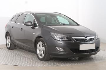 Opel Astra, 2011