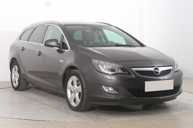 Opel Astra 2011