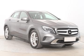 Mercedes-Benz GLA 200, 2015