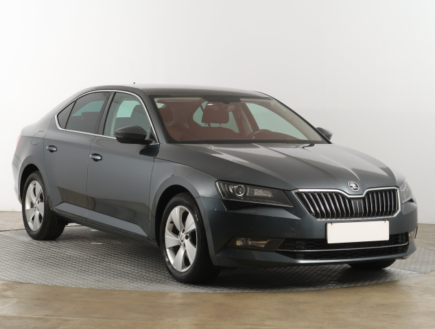 Škoda Superb 2016