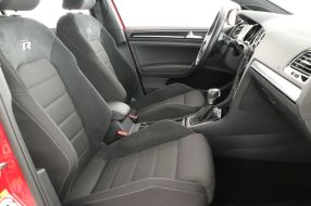 Volkswagen Golf - 2020