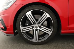Volkswagen Golf - 2020