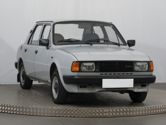 Škoda 105 1988