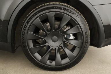 Tesla Model Y - 2023