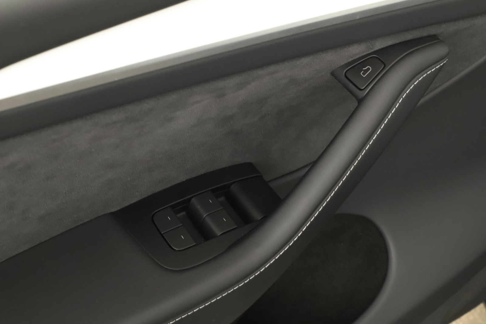 Tesla Model Y - 2023