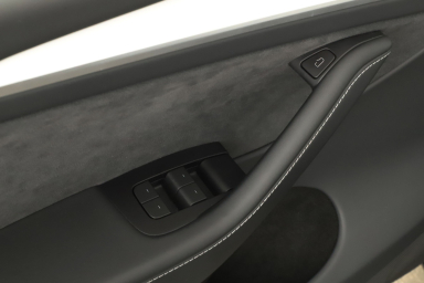 Tesla Model Y - 2023