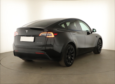 Tesla Model Y - 2023