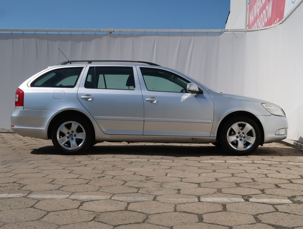 Skoda Octavia 2009 1.6 TDI 266354km Kombi