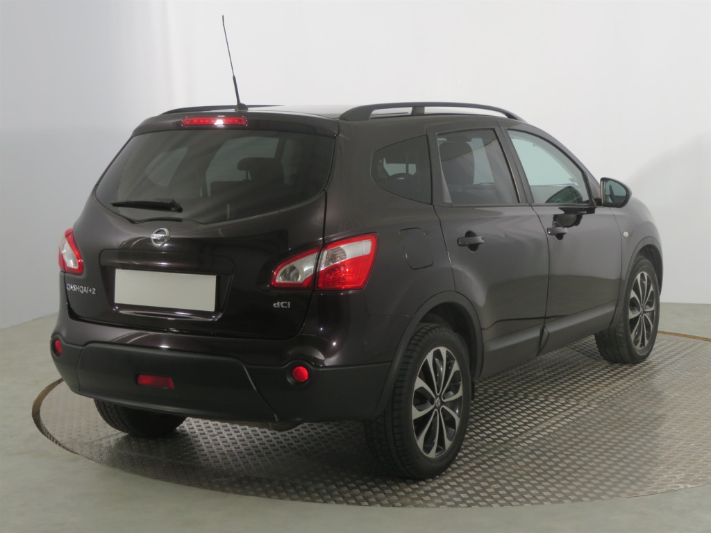 Nissan Qashqai+2