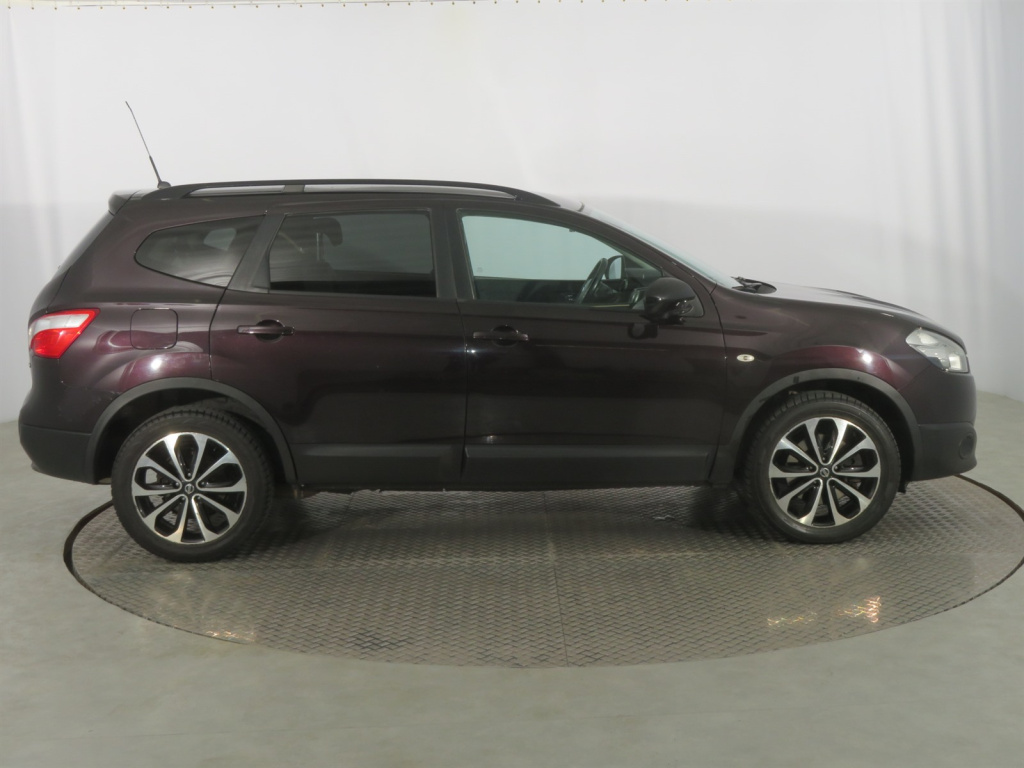 Nissan Qashqai+2