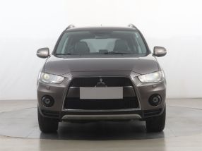 Mitsubishi Outlander - 2011