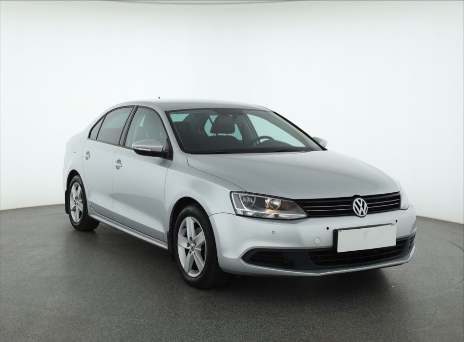 Volkswagen Jetta - 2011