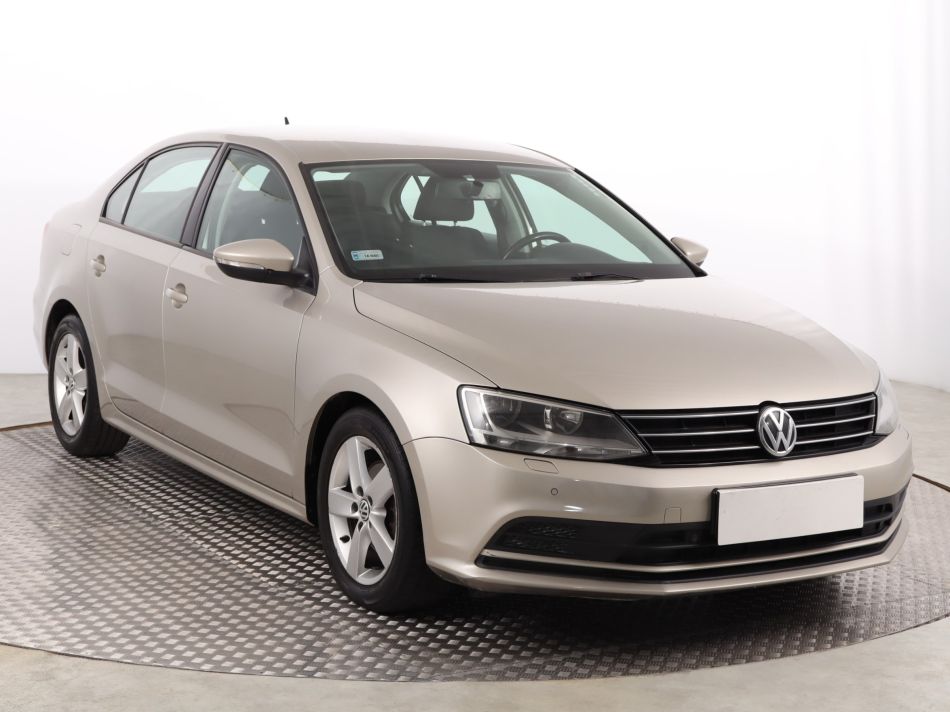 Volkswagen Jetta - 2015