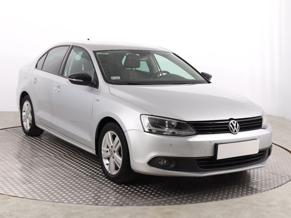 Volkswagen Jetta - 2012