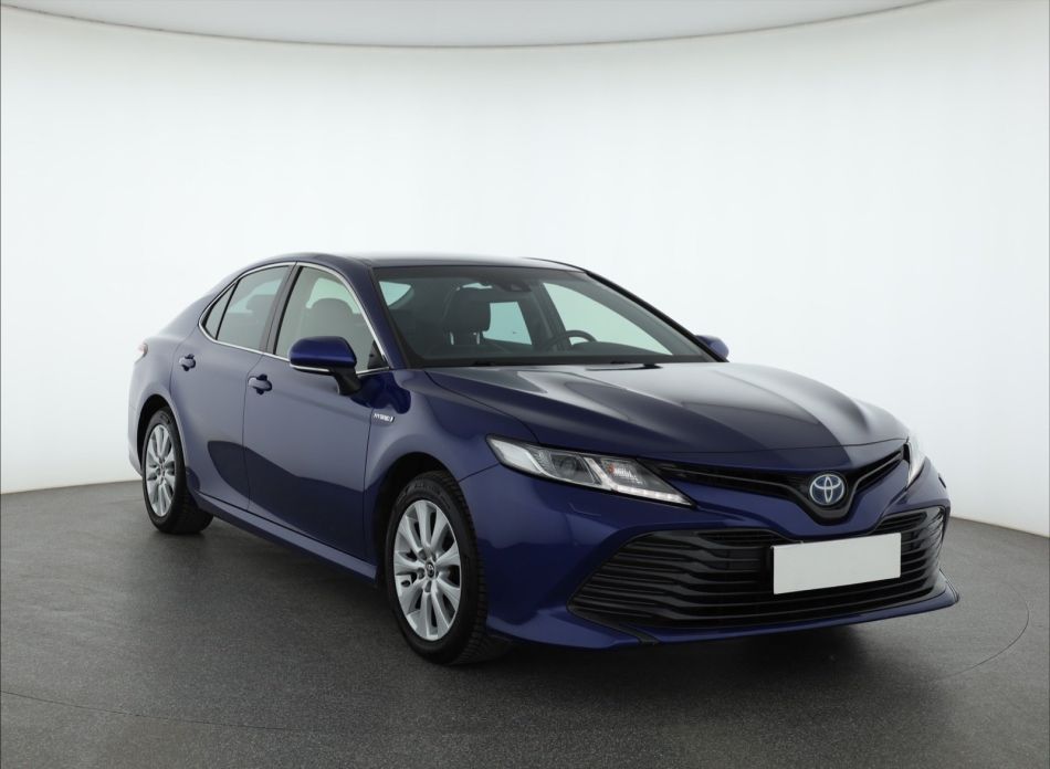 Toyota Camry - 2019
