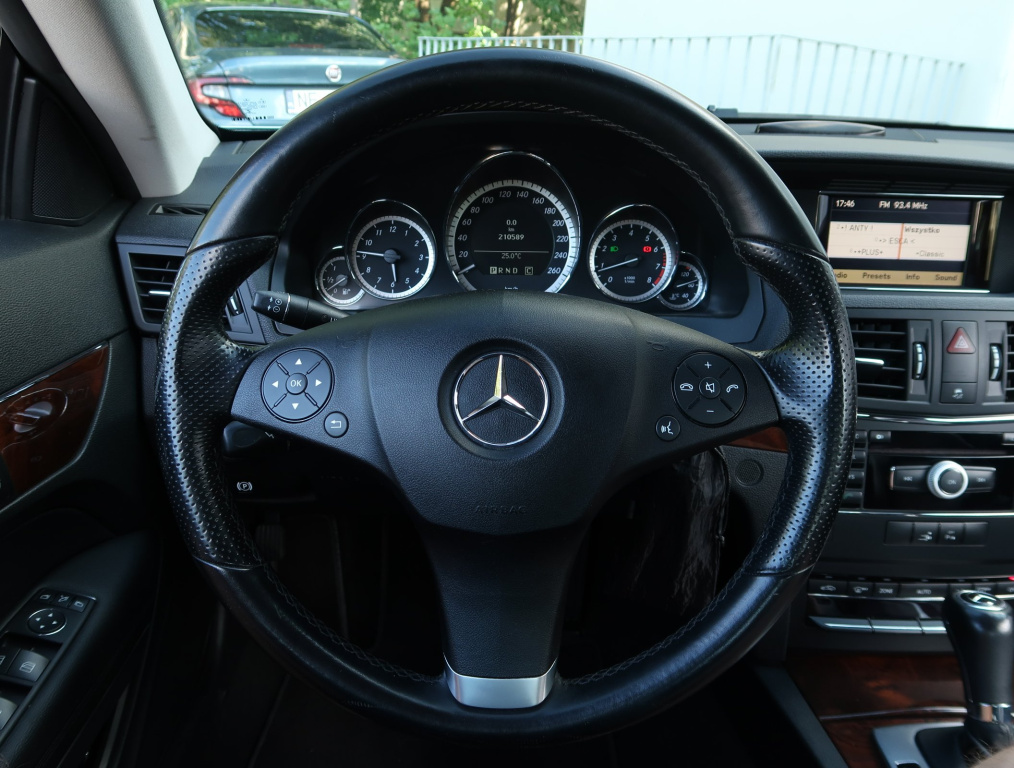 Mercedes-Benz E