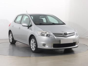 Toyota Auris, 2011