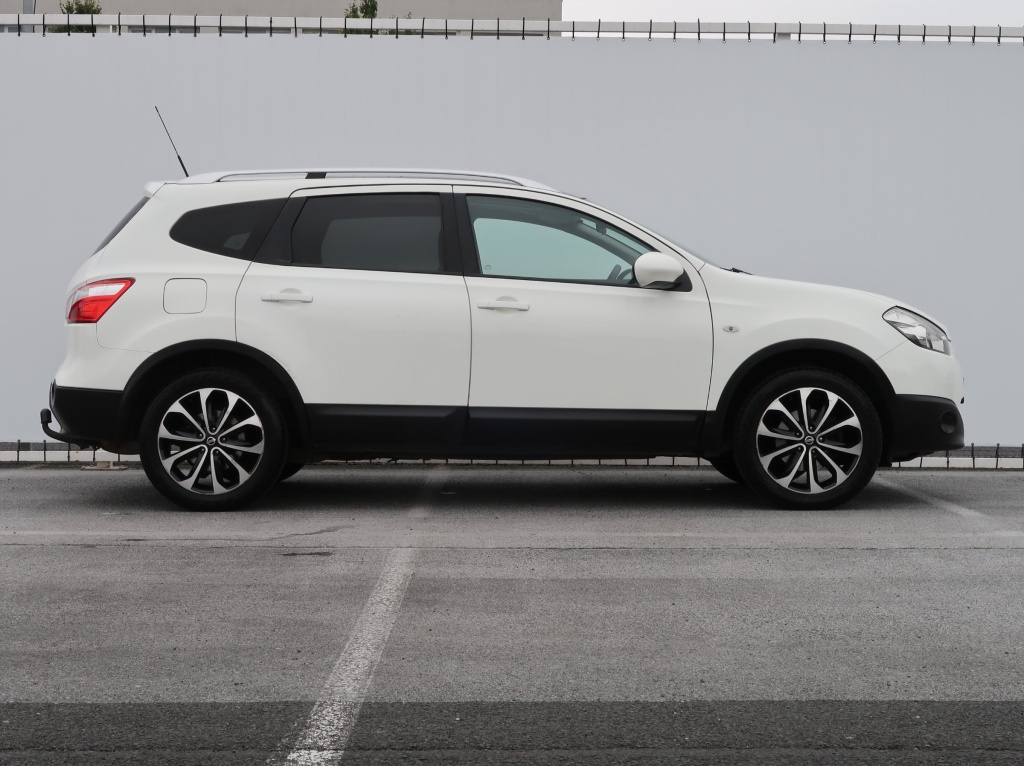 Nissan Qashqai+2