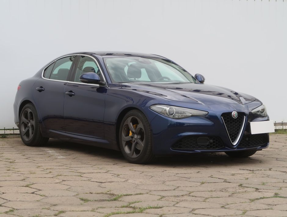 Alfa Romeo Giulia - 2016