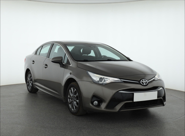 Toyota Avensis 2016