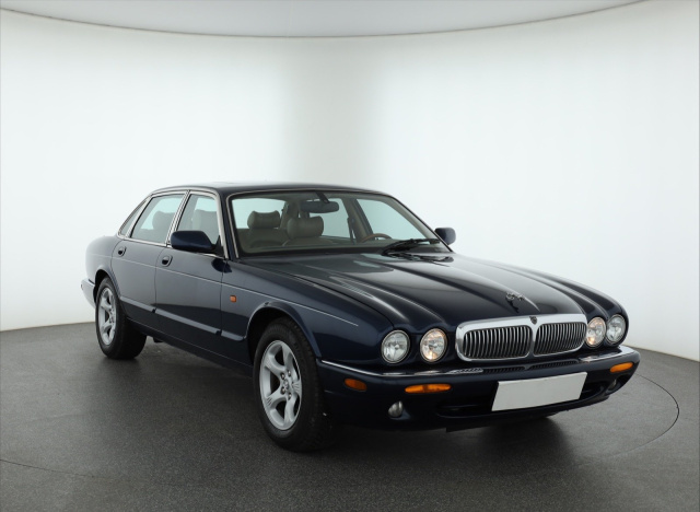 Jaguar XJ 2000