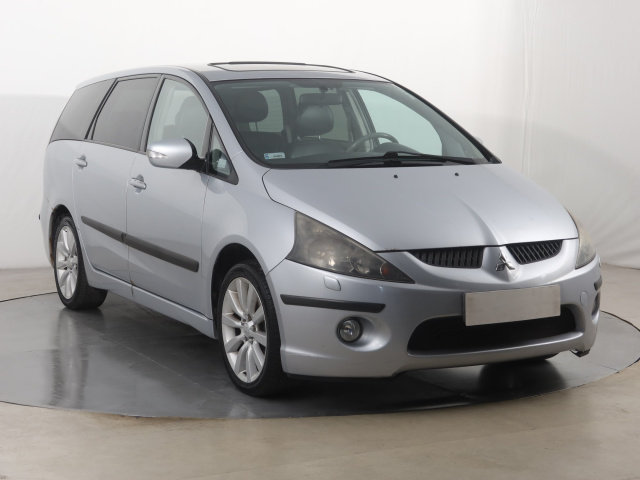 Mitsubishi Grandis 2005