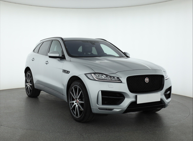 Jaguar F-Pace 2016