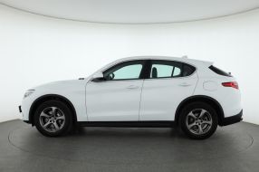 Alfa Romeo Stelvio - 2017