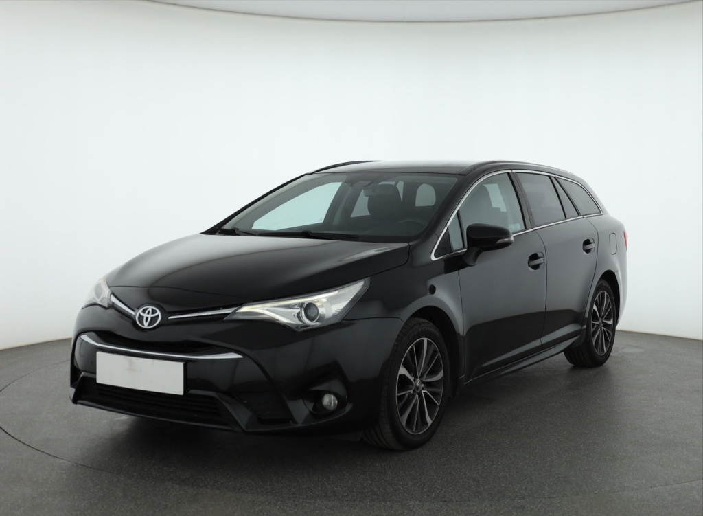 Toyota Avensis 2015 2.0 D