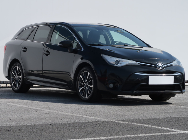 Toyota Avensis 2015