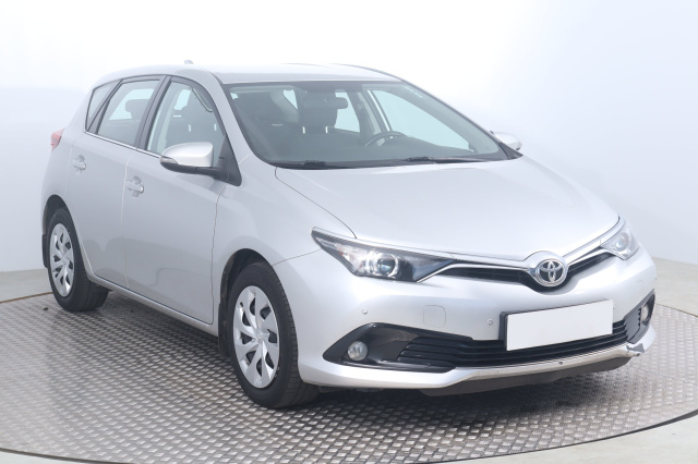 Toyota Auris 2015