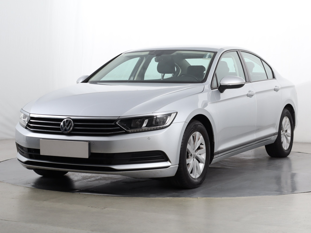 Volkswagen Passat 2017 2.0 TDI 145300km Sedan