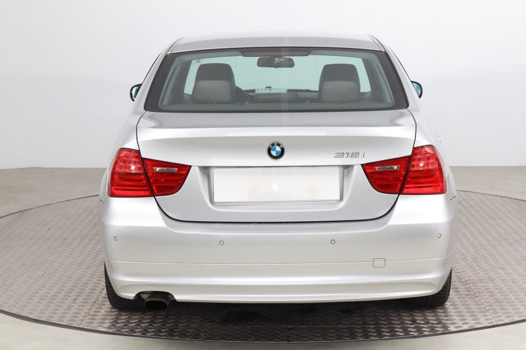 BMW 3 2009 318 i 178821km Sedan