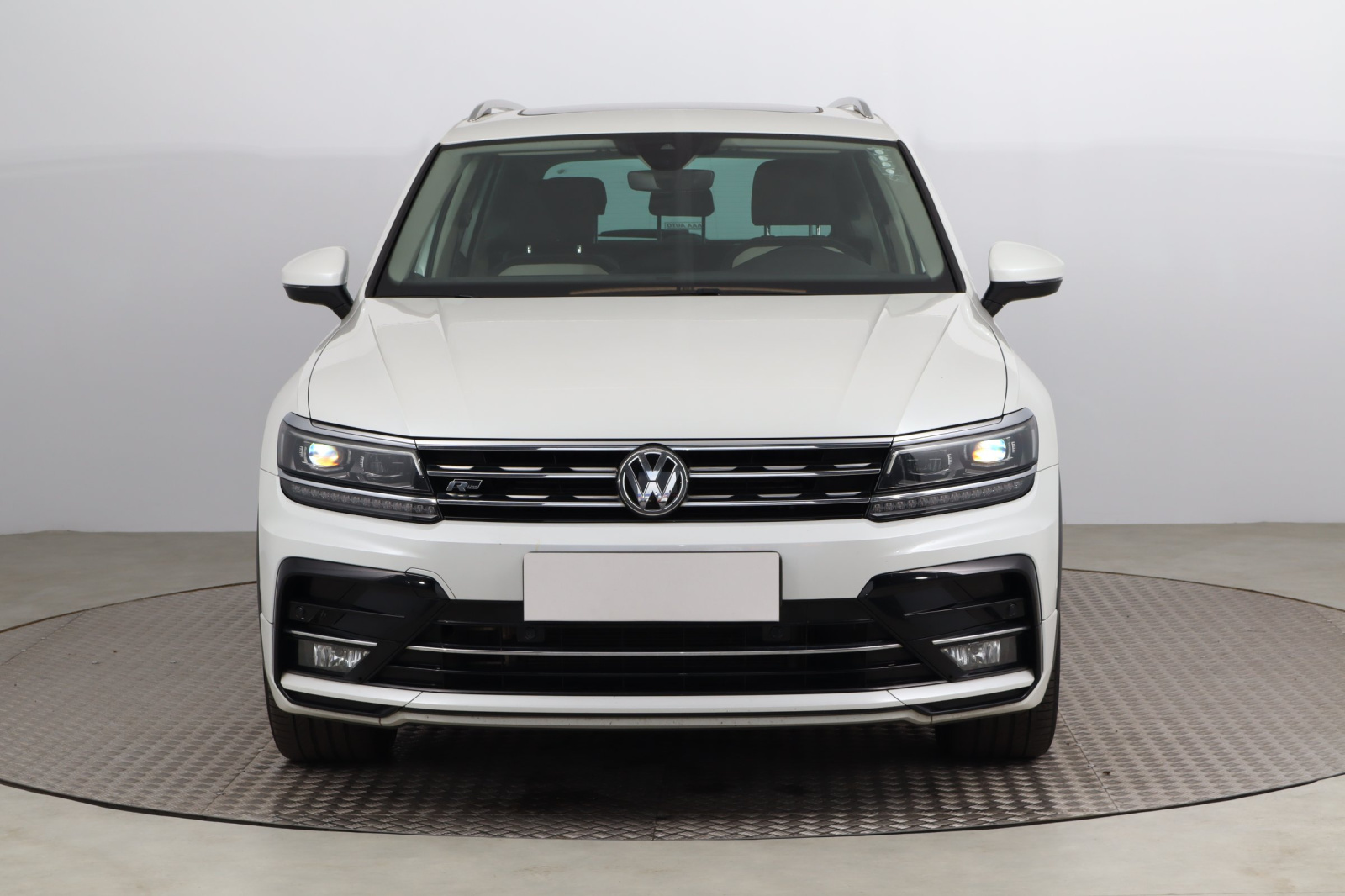 Volkswagen Tiguan 2017 2.0 TSI 140114km SUV