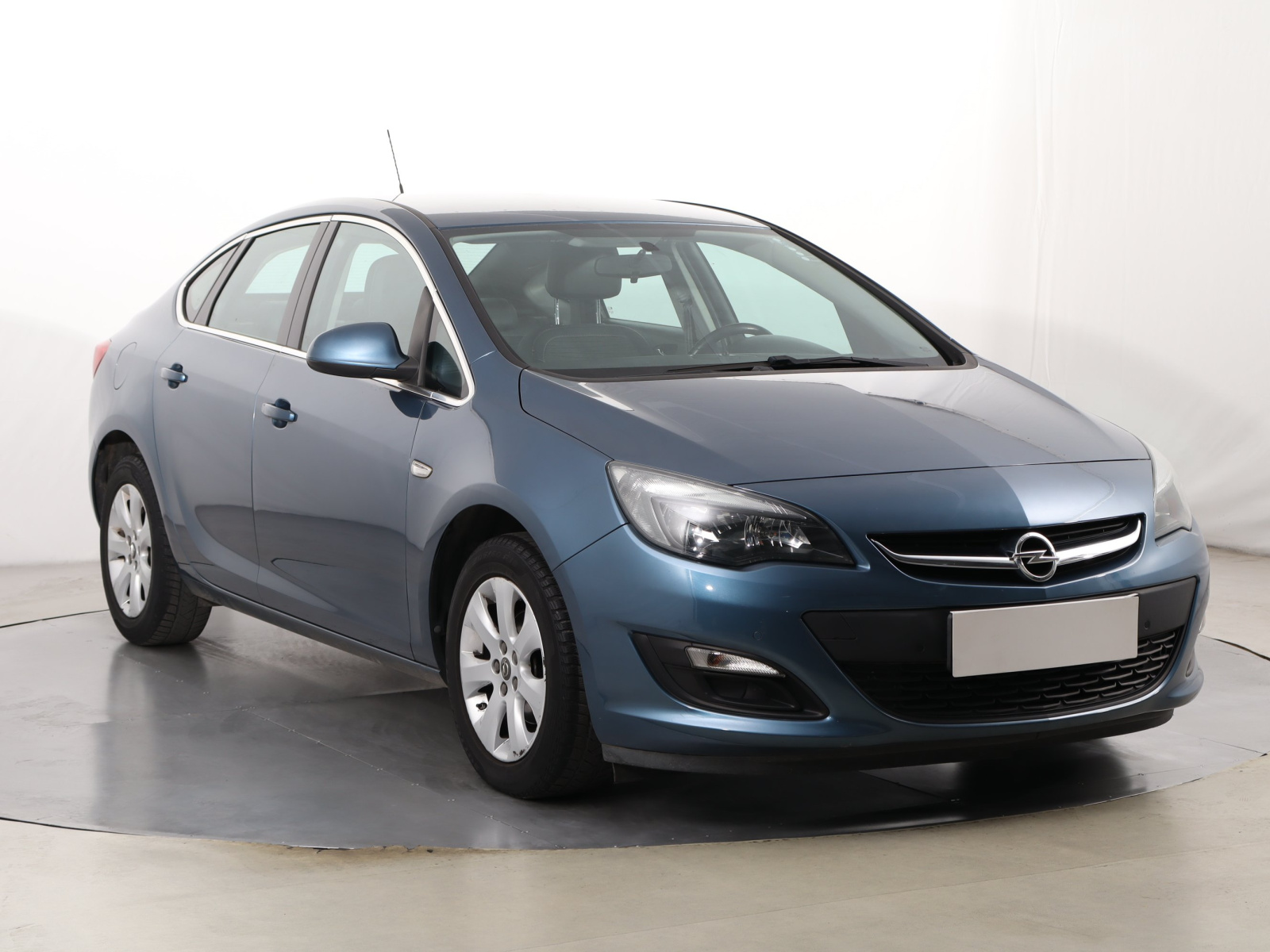 Opel Astra 2016 1.4 T LPG 127759km Sedan