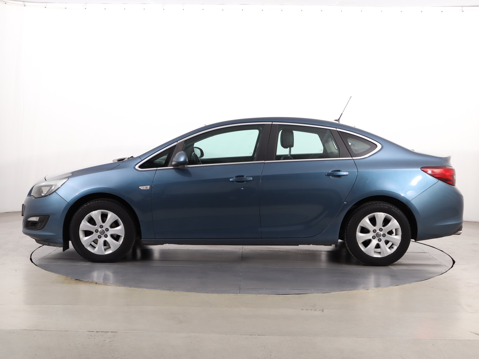 Opel Astra 2016 1.4 T LPG 127759km Sedan