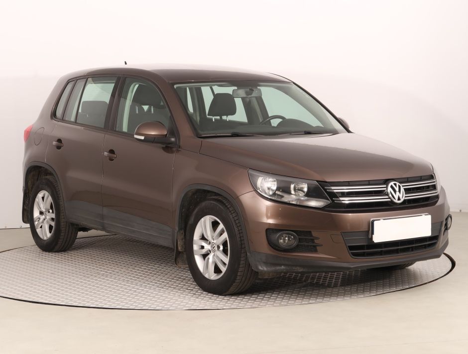 Volkswagen Tiguan - 2012