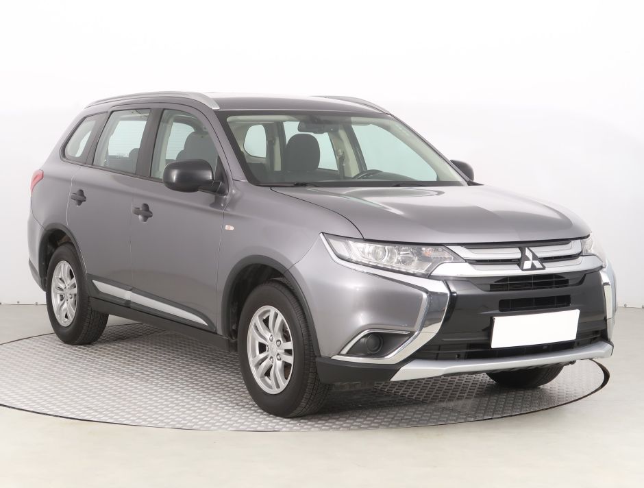 Mitsubishi Outlander - 2016