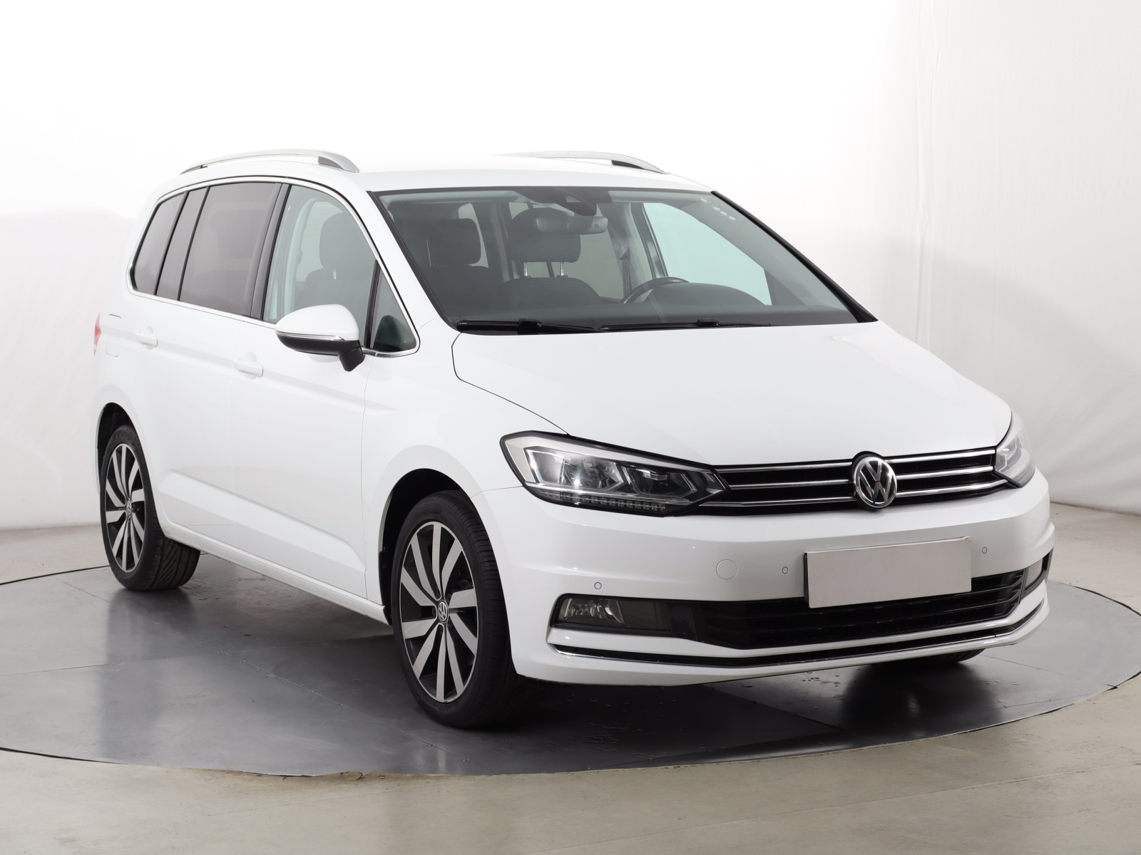 Volkswagen Touran 2017 1.4 TSI 123912km Samochody Rodzinne