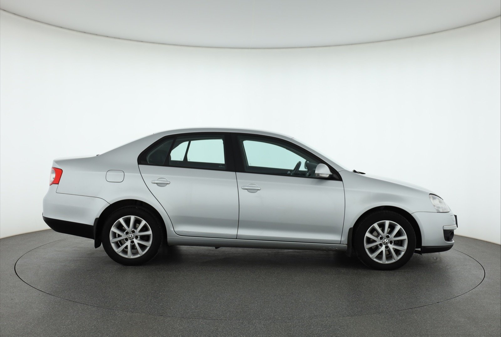 Volkswagen Jetta 2010 1.6 TDI 168373km Sedan