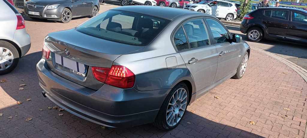 BMW 3 2010 320 i 71453km Sedan