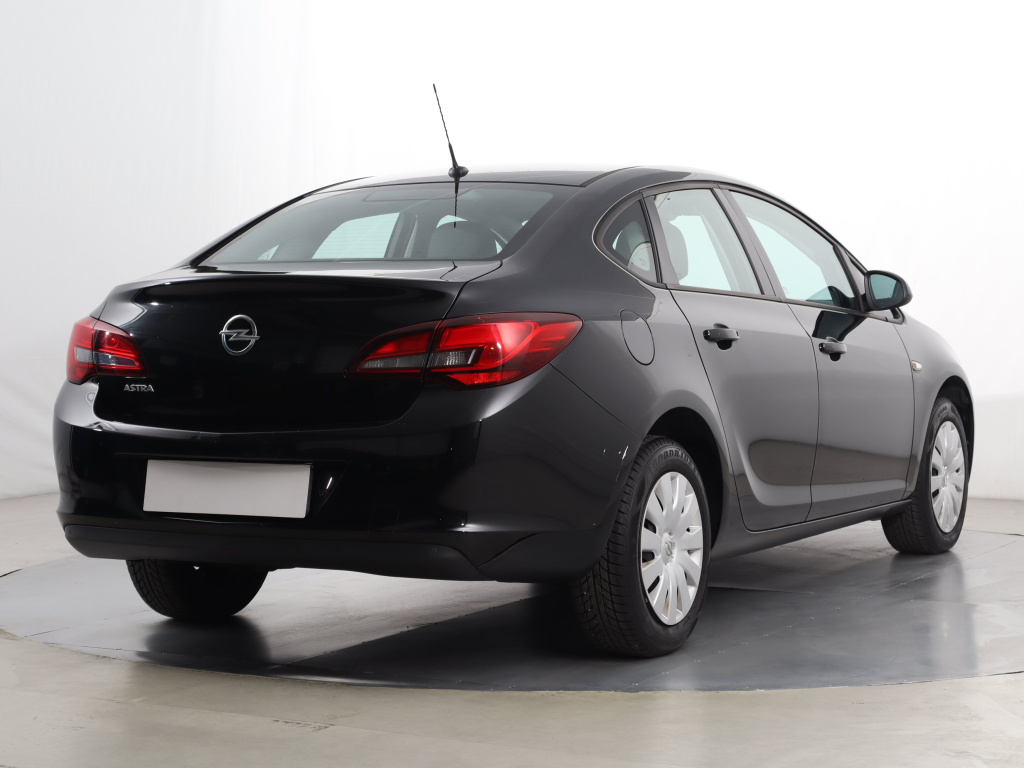 Opel Astra 2018 1.6 16V 33104km ABS klimatyzacja manualna