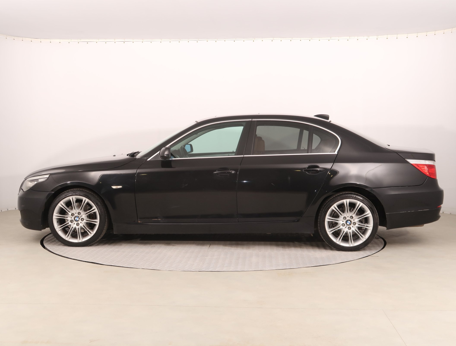 BMW 5 2009 520d 301749km Sedan