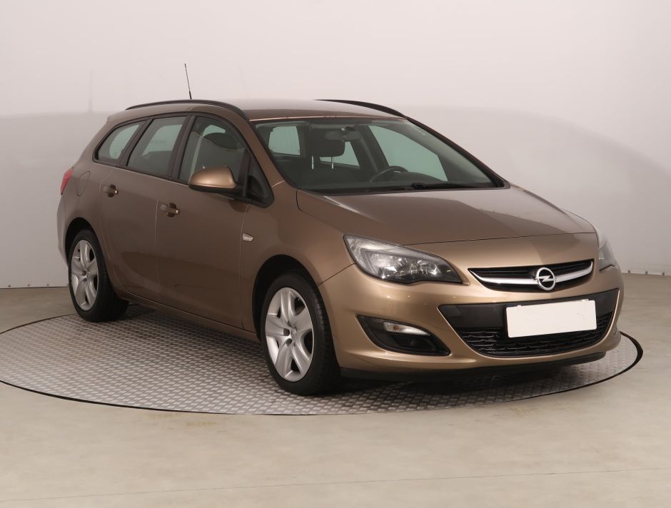 Opel Astra - 2013