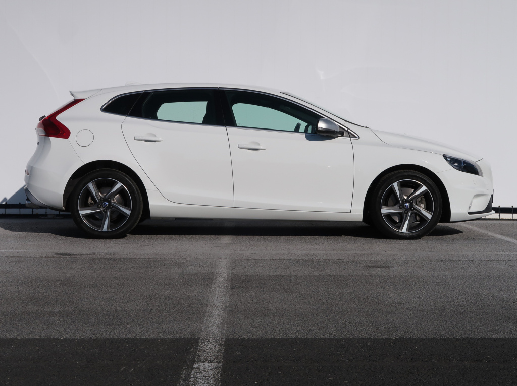 Volvo V40 2015 1.5 T3 73245km Hatchback