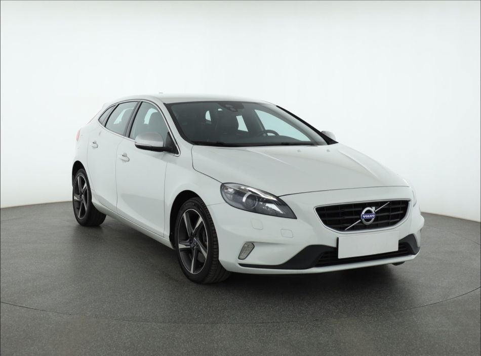 Volvo V40 - 2015
