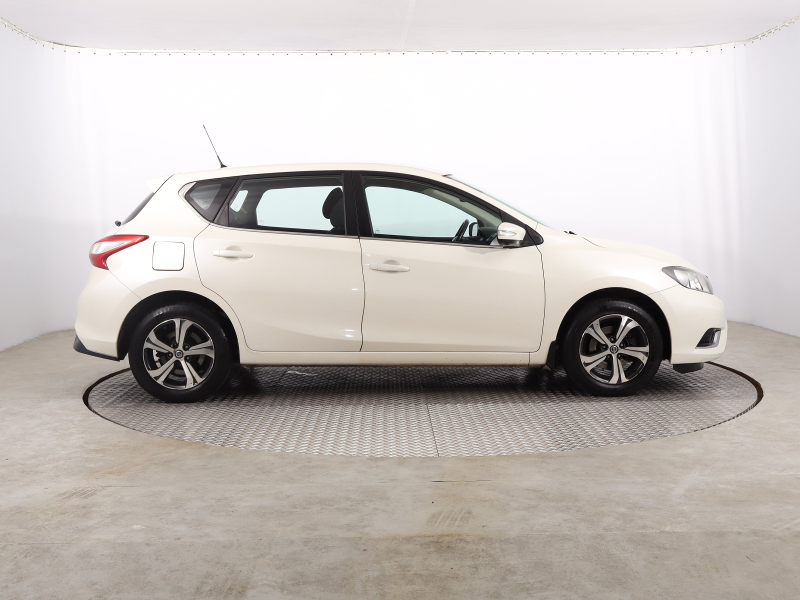 Nissan Pulsar 2015 1.2 DIG