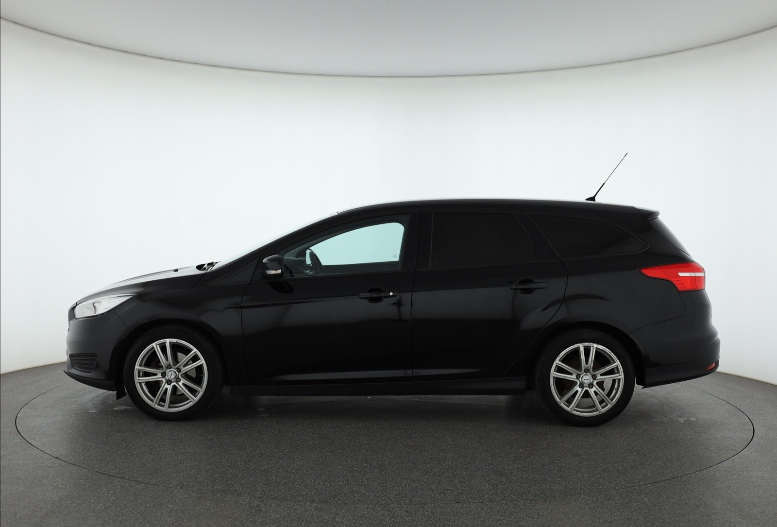 Ford Focus 2016 1.6 i 237395km Kombi