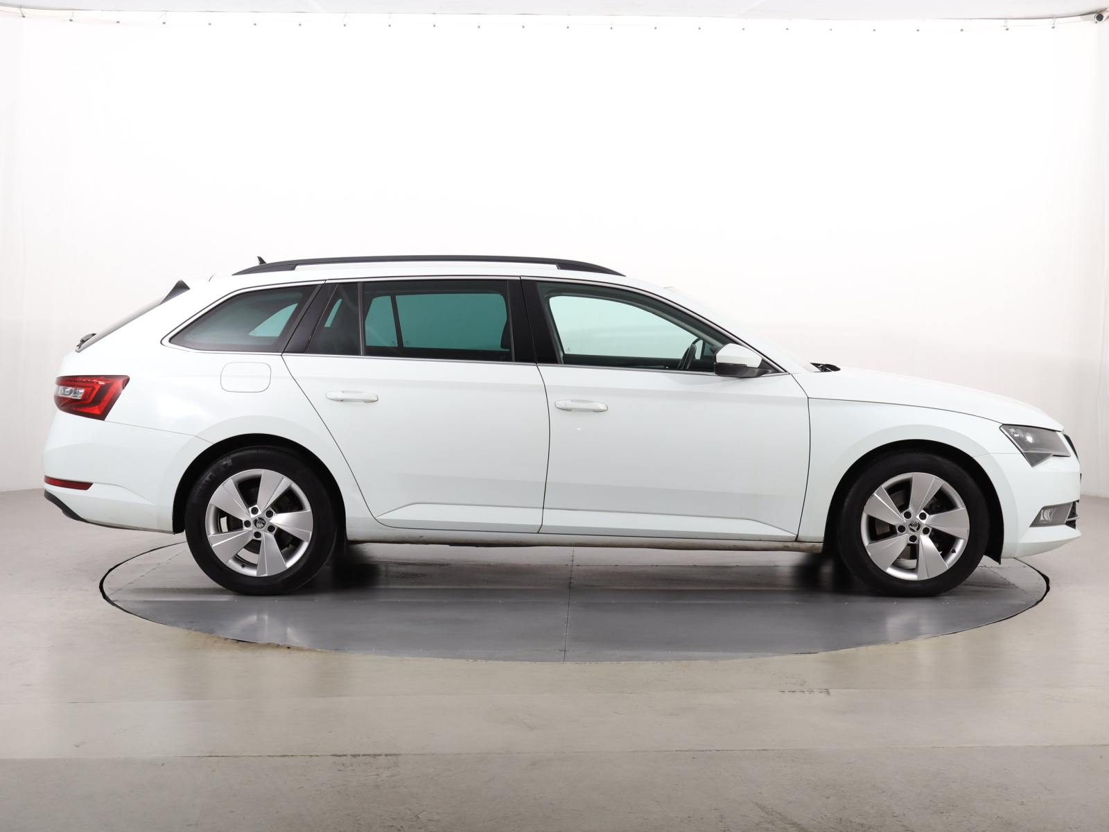 Skoda Superb 2016 2.0 TDI 286240km Kombi