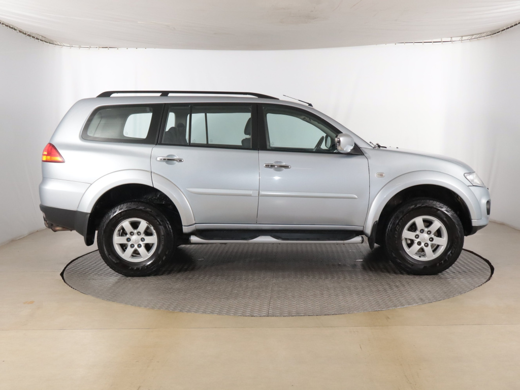 Mitsubishi Pajero Sport 2013 2.5 TD 153441km 4x4 |